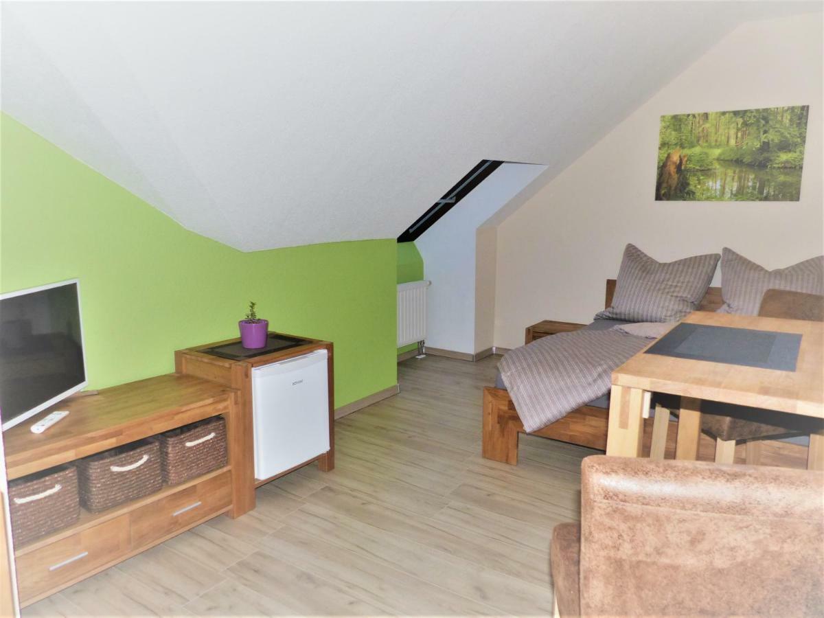 Ferienwohnung Ortrand - Pension Exteriör bild